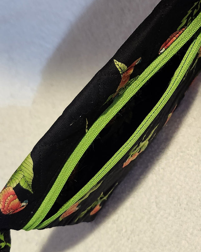 New Handmade Quilted Tropical Macaw Parrot Zippered Wristlet