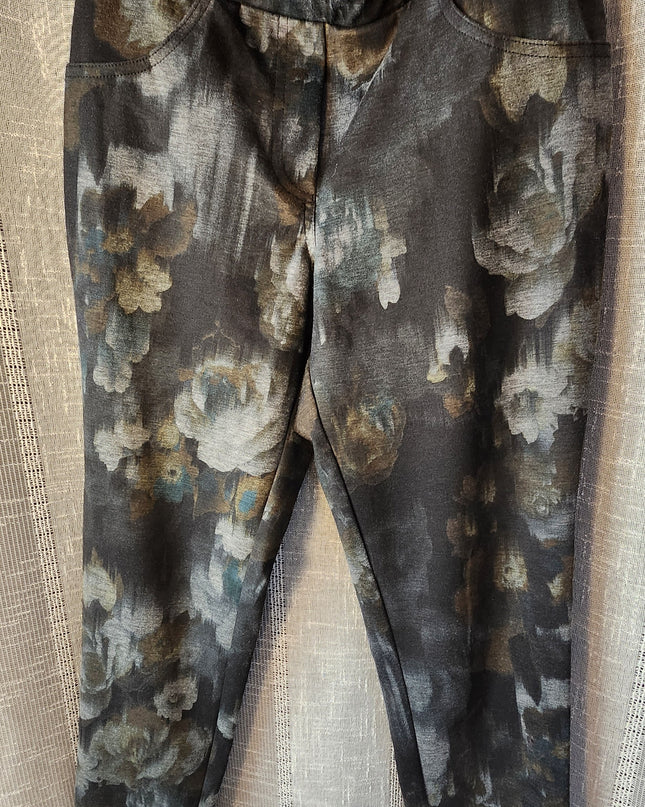 Pure Amici Elastic Waist Black Floral Tapered Leggings with Rear Patch Pockets