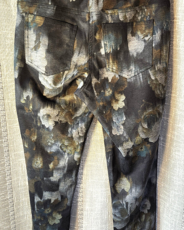 Pure Amici Elastic Waist Black Floral Tapered Leggings with Rear Patch Pockets