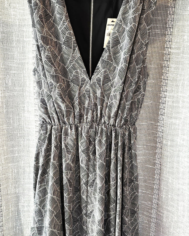 New Express Sleeveless Open Back Geometric Dress