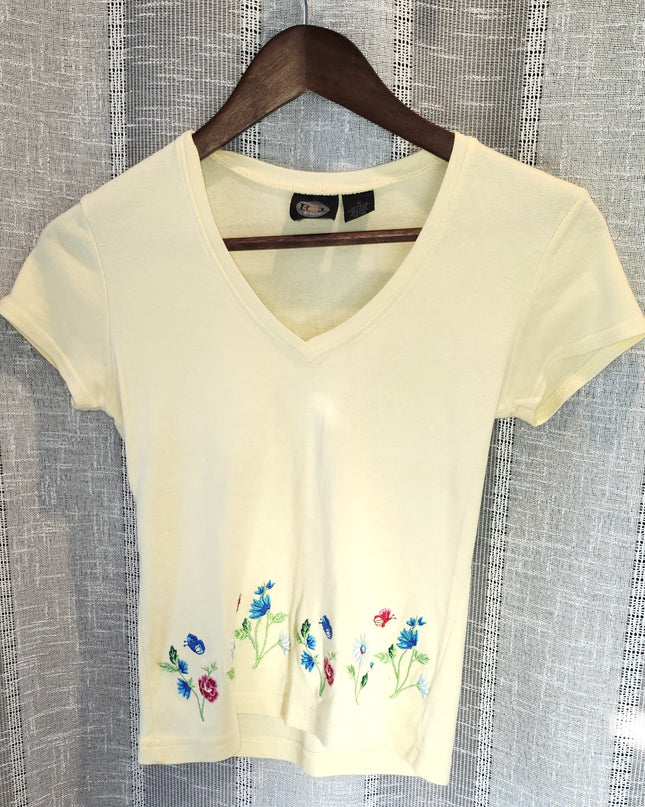 Rue 21 Yellow Form Fitting Embroidered V-Neck T-Shirt