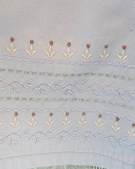 Bill Blass Vintage Lavender Stretch Embroidered Capris