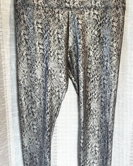 Simply Vera Snake Print High Rise Leggings