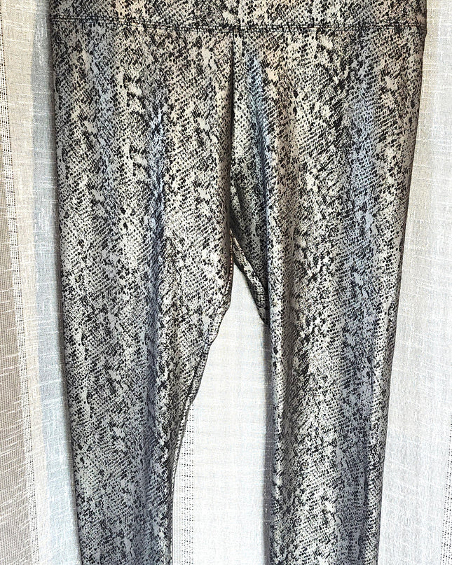 Simply Vera Snake Print High Rise Leggings