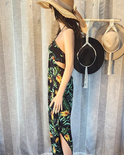 NWOT Olivaceous Bohemian Boutique Tropical Floral Halter keyhole Jumpsuit