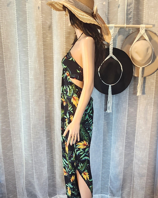 NWOT Olivaceous Bohemian Boutique Tropical Floral Halter keyhole Jumpsuit