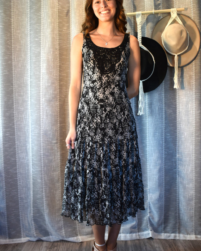 Classic Vintage Jessica Howard Sleeveless Floral Chiffon Midi Dress with Crochet Neckline