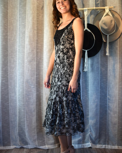 Classic Vintage Jessica Howard Sleeveless Floral Chiffon Midi Dress with Crochet Neckline