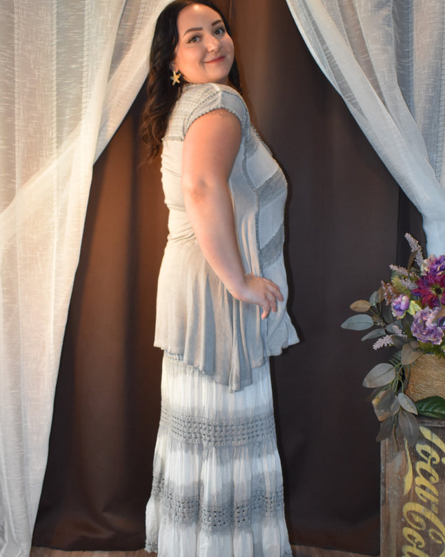 Vintage Y2k Metrowear Boho Tie-Dye Gray & White Crochet Trim Tiered Maxi Skirt