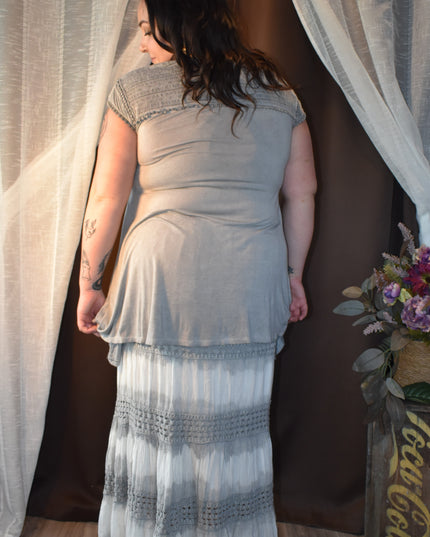 Vintage Y2k Metrowear Boho Tie-Dye Gray & White Crochet Trim Tiered Maxi Skirt
