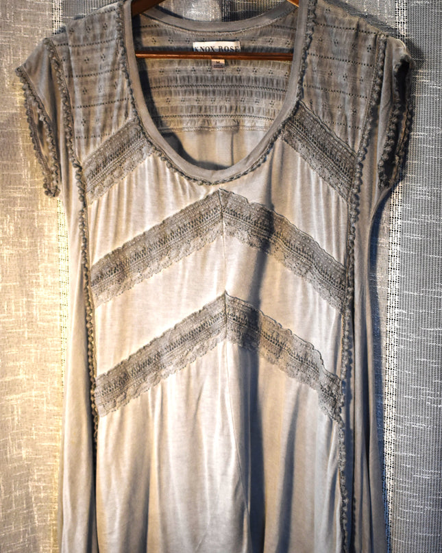 Knox Rose Gray Lace Crochet Short Sleeve Scoop Neck Tunic Top with Shark Bite Hem