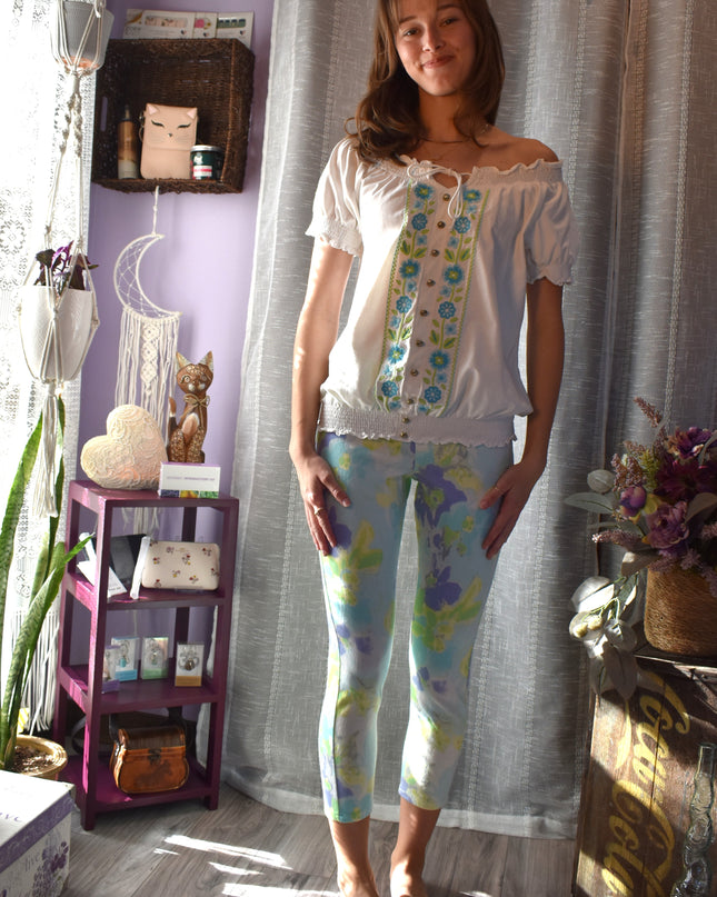 Dressbarn Adorable Puff Sleeve Embroidered Turquoise Flower Tie Front Peasant Top